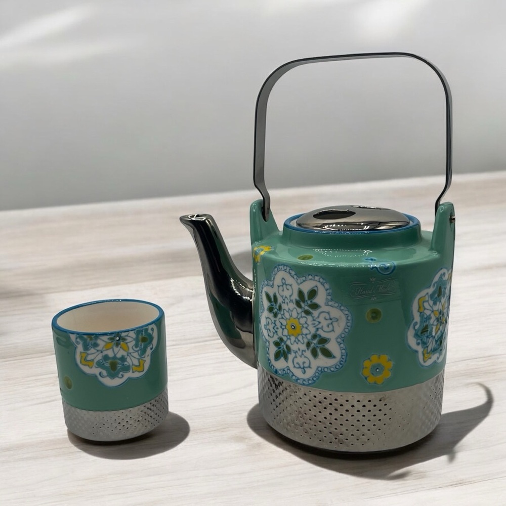 ROYAL BRAND TEAPOT & CUP